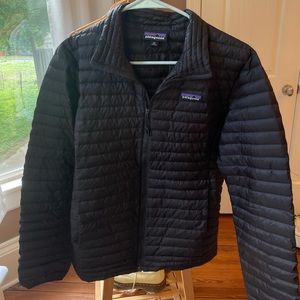 Men’s Patagonia lightweight puffer jacket